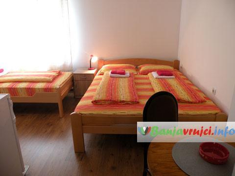 Apartmani Pink